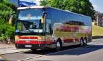 Van Hool T 916 Acron Reisebus vom Busbetrieb Goldhahn , geparkt ...
