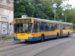 Mercedes-Gelenkbus auf Dienstfahrt nahe ...  Alex 05.09.2010