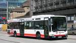 Hochbahn 6402 (HH HN 2462) macht Werbung f�r Reifen Helm.
Hamburg ...