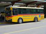 Berner Oberland Grindelwald Bus .. Vetter Bus bei der Postauto Haltestelle in Meiringen am Warten am 10.09.2006
