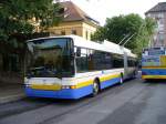 Hess Trolleybus BGT-N2C Hess Swisstrolley Gelenk Trolleybus Nr 124 bei der Haltestele vor dem SBB Bahnhof in La Chaux de Fonds am 07.09.2007