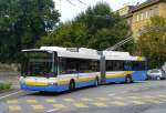 Hess Trolleybus BGT-N2C Hess Swisstrolley Gelenk Trolleybus Nr 125 vor dem SBB Bahnhof in La Chaux de Fonds am 07.09.2007