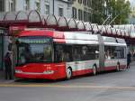 winterthur Solaris Gelenktrolleybus 176 eingeteilt auf der Linie 6 im Busbahnhof vor dem SBB Bahnhof 28.10.2006