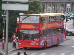 Voyages Emile Weber    Canach Ein 'Hop On Hop Off' Bus am Bahnhof Luxemburg bereit zu einer Stadtrundfahrt am 10.07.04.