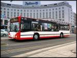 cottbus MAN-Bus 216 der Cottbusverkehr Gmbh an der Haltestelle am Hbf. Im Hintergrund Hotel Radisson. Cottbus, 06.12.06. (Da hier st�ndig an Kategorieneinordnung kritisiert wird, schenk ich mir die Typeneinorndnung ab jetzt!)