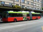 NAW Trolleybus Gelenk Trolleybus der VB Biel.. Bus Nr 89 Eingeteilt auf der Linie 4 bei der haltestelle  Bahnhof .. Foto vom 05.09.2006