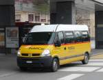 Postauto Postauto - Renault Kleinbus VD 391514 bei der Postautohaltestelle am Bahnhofsplatz in Yverdon les Bains am 19.01.2008