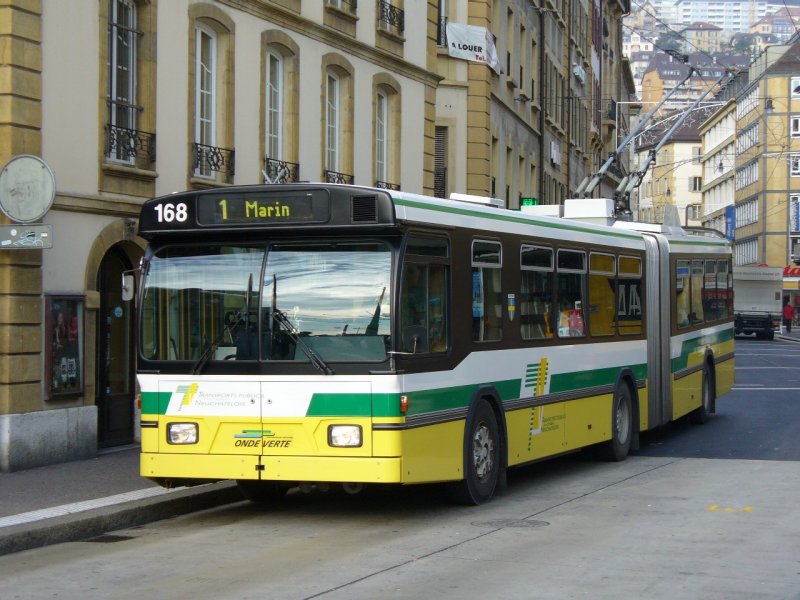 TN - FBW/Hess Trolleybus Nr.168 vor der Haltestelle Place Pury am 03.01.2008