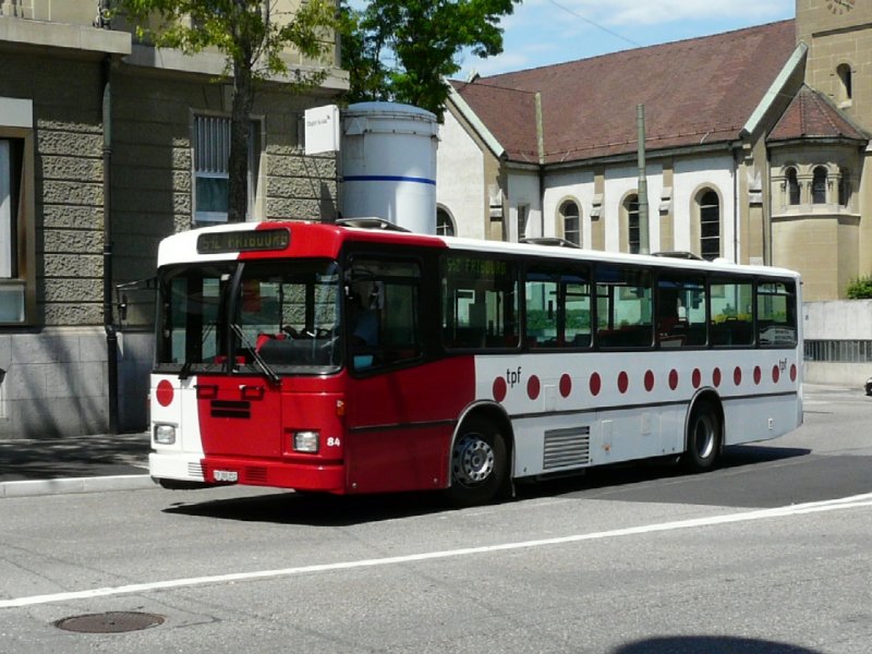 tpf - Volvo Bus Nr.84 FR 300252 unterwegs in der Stadt Fribourg am 05.07.2008