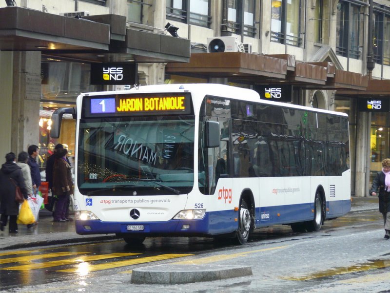 TPG - Mercedes Citaro Bus Nr.526 GE 960588 unterwegs auf der Linie 1 in Genf am 31.12.2008