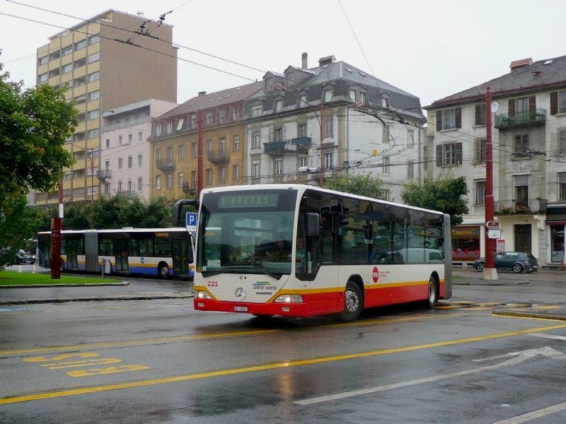 trn - Mercedes Citaro Gelenkbus Nr.221  NE 19221 unterwegs in La Chaux de Fonds am 12.09.2008