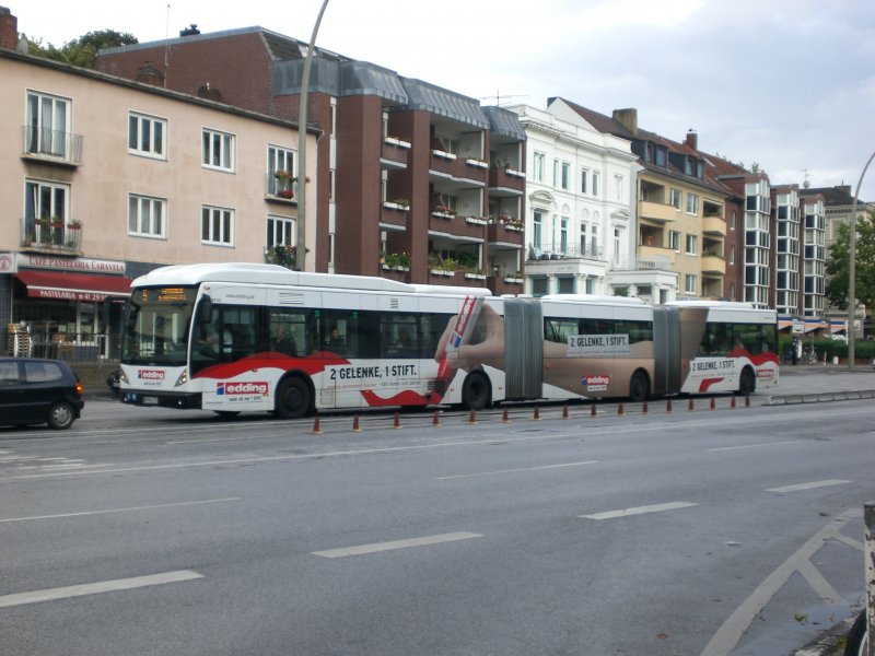 Van Hool AGG 300 auf der Linie 5 nach Bahnhof Burgwedel an der Haltestelle Bezirksamt Eimsbttel.
