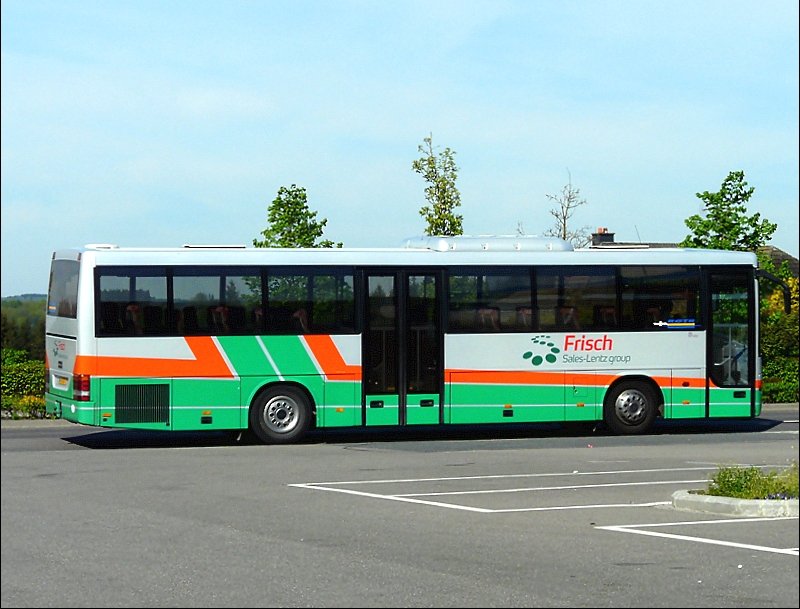 VanHool des Busunternehmens Frisch aus Rambrouch gesehen in Pommerloch am 10.05.08.