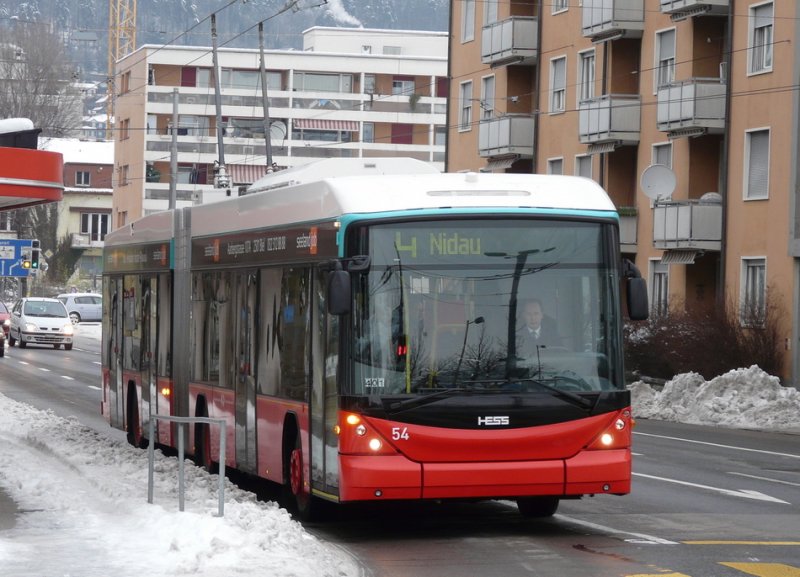 VB Biel - Hess-Swisstrolleybus BGT-N2C Nr.54 eingeteilt auf der Linie 4 unterwegs in Nidau am 03.01.2009