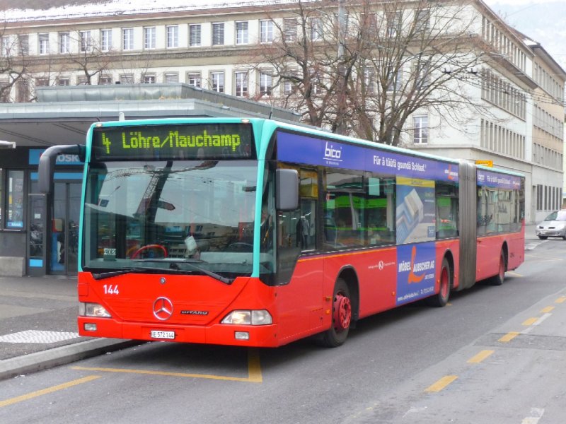 VB Biel - Mercedes Citaro Nr.144 BE 572144 unterwegs auf der Trolleybus Linie 4 in Biel am 14.12.2008