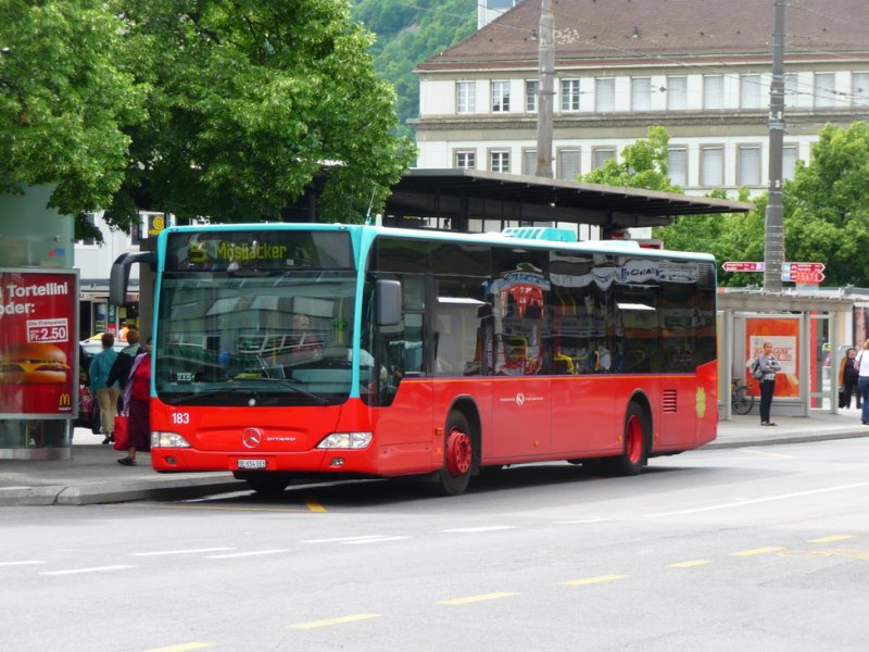VB Biel - Mercedes Citaro Nr.183  BE 654183 unterwegs auf der Linie 5 bei den Haltestellen vor dem Bahnhof Biel/Bienne am 10.06.2009