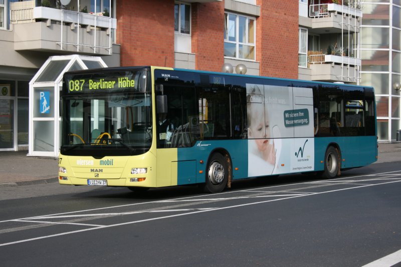 Viersen Mobil  VIE NW 37 zur Berliner Hhe mit der Linie 087 am ZOB Viersen.