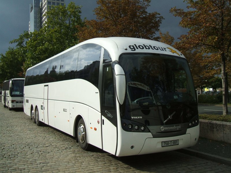 Volvo B12B von Globtour im Dortmunder Bbf.(30.09.2007)