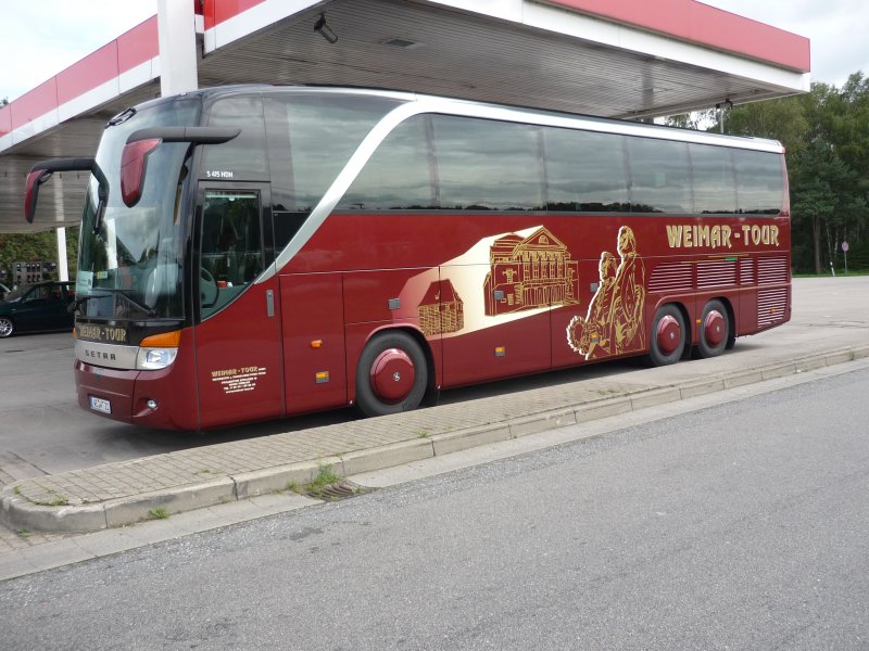 Weimar-Tour Bus macht Pause an der Raststdte Hollmoor-Ost bei Hamburg die Lackierung hat mir sehr gefallen.