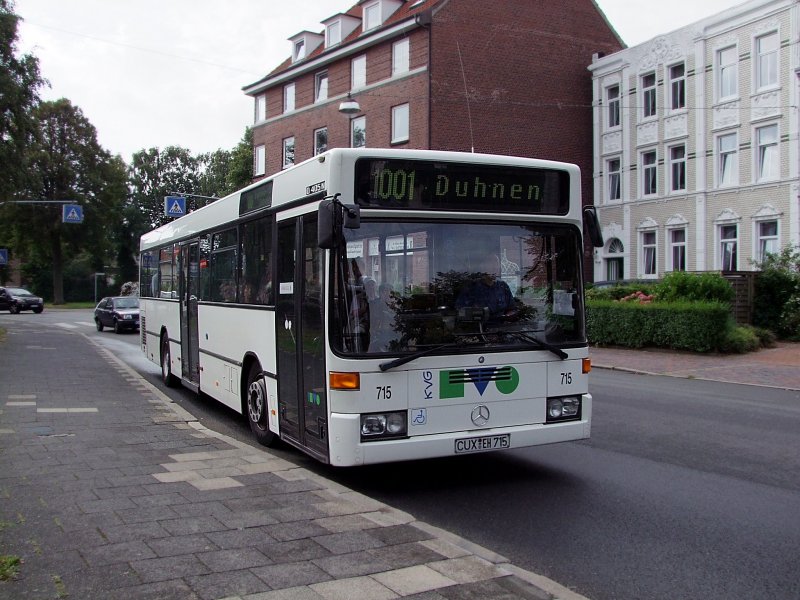 Wg715 bei der Haltestelle Emmastrasse mit Kurs  1001-Duhnen  in Cuxhaven;090828