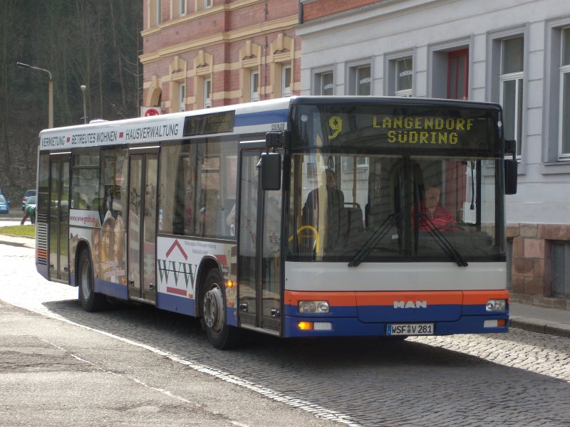 WSF-V281 am 18.03.2009 auf dem Busbahnhof von Weienfels, kurz nach Ankunft aus Richtung  Langendorf-Sdring  auf der Stadtbuslinie 9.