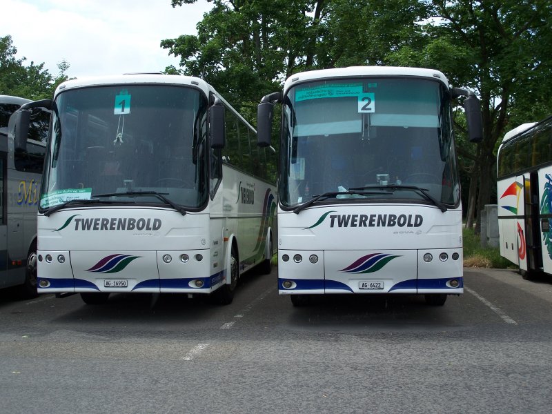 Zwei Bovareisebusse stehen in Speyer am Messplatz. Aufgenommen am 27.05.07.