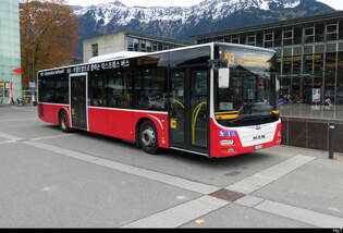 Postauto - MAN Lion`s City (ex Wien) BE 654090 auf der Linie 103 als Expressbus nach Iseltwald vor dem Bhf.