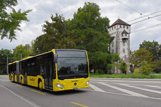 Mercedes Citaro 89 der AAGL, auf der Linie 81, fhrt am 13.09.2025 zur Haltestelle Breite.