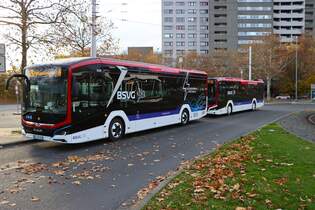 BSVG MAN Lions City Elektro Wagen 2529 am 13.11.25 in Braunschweig Hauptbahnhof