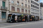Hess Doppelgelenk Elektrobus 9107 mit der Werbung fr die Glace Nuii, auf der Linie 50, fhrt am 03.05.2025 durch die Centralbahnstrasse.