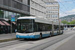 Hess Doppelgelenk Trolleybus 73, auf der Linie 31, bedient am 11.07.2025 die Haltestelle bei der Sihlpost in Zrich.