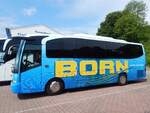 Mercedes Tourino von Born aus der Schweiz im Stadthafen Sassnitz am 31.05.2016