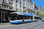 Hess Trolleybus 223, auf der Linie 4, f�hrt am 08.05.2026 bei der Haltestelle Kantonalbank ein. Aufnahme Luzern.