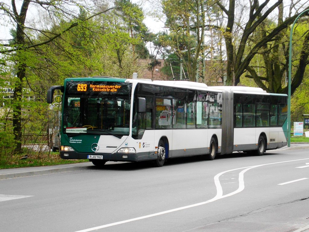 693 Benz Mercedes-Benz O 530 I (Citaro) auf der Linie 693 nach Hermannswerder ...