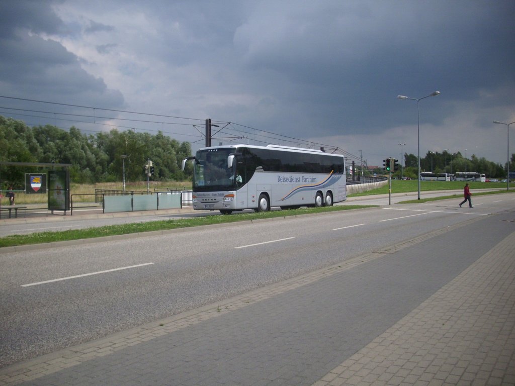  Setra 416 GT-HD vom Reisedienst Parchim aus Deutschland in Rostock am 10.07.2012
