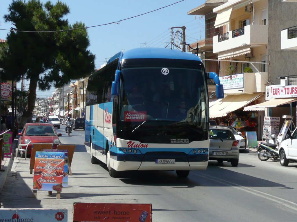 07.05.11,Neoplan in Limenas Chersonisou auf Kreta.