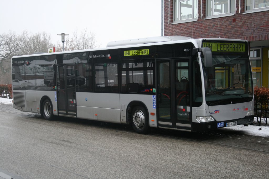 0921 der Betriebsstelle Quickborn am 18.Februar 2010 in Norderstedt Mitte.