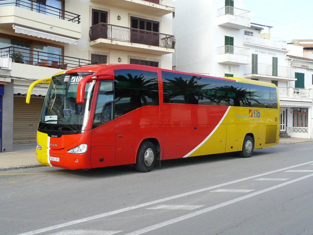 10.01.10,MAN-Irizar der tib als berlandbus auf der MA-2220 in Port de Pollenca auf Mallorca.