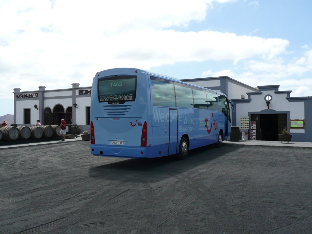 26.05.10,SCANIA Irizar in La Geria auf Lanzarote/Kanaren.