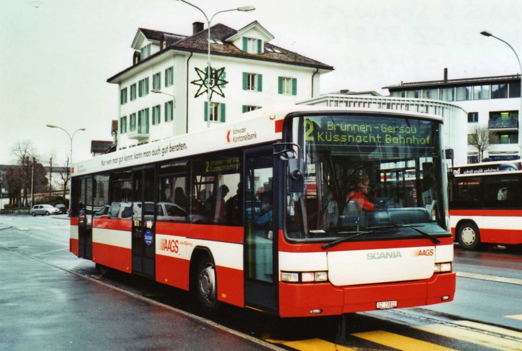 AAGS Schwyz Nr. 12/SZ 73'812 Scania/Hess am 10. Dezember 2009 Schwyz, Postplatz