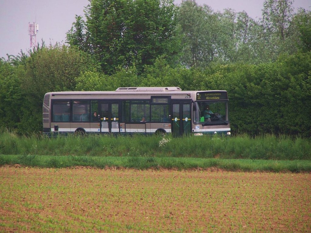 Agora Solobus Nr 674 anf der Linie 22 am 28/04/11.