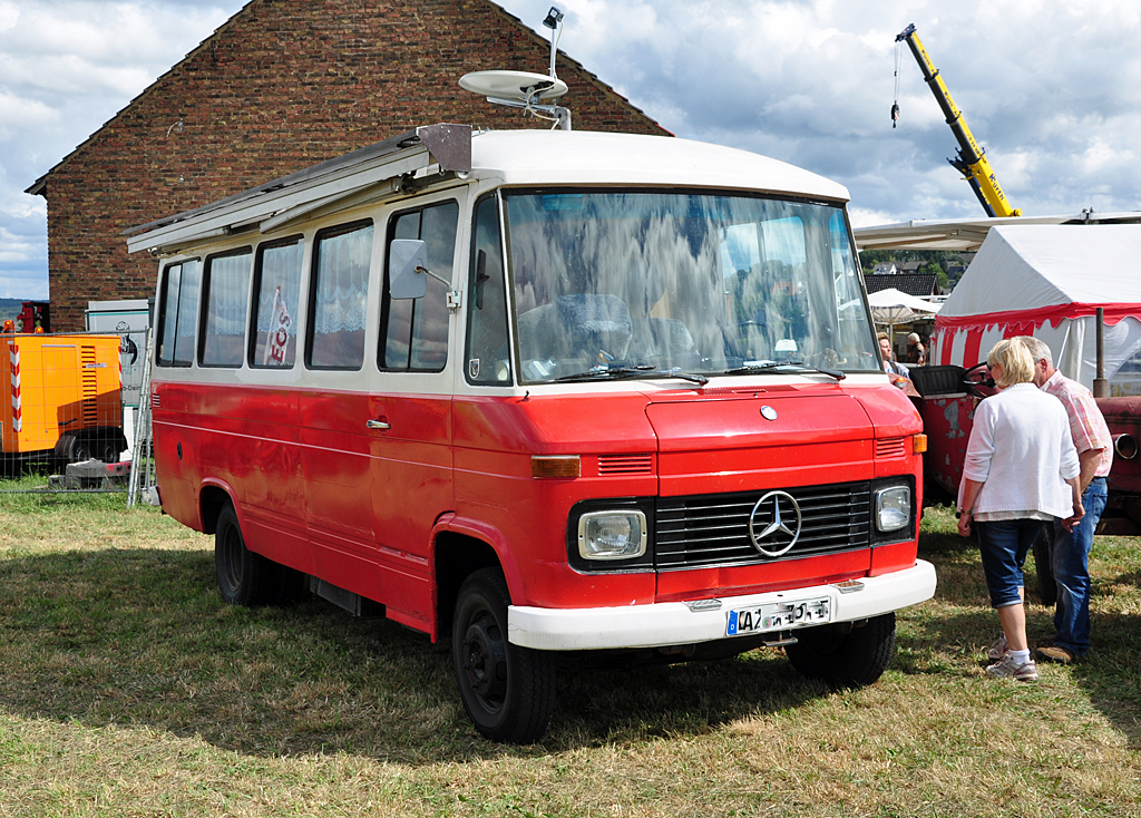 Alter Mercedes-Kleinbus auf dem Treckerfest in Eu-Kirchheim - 25.08.2012