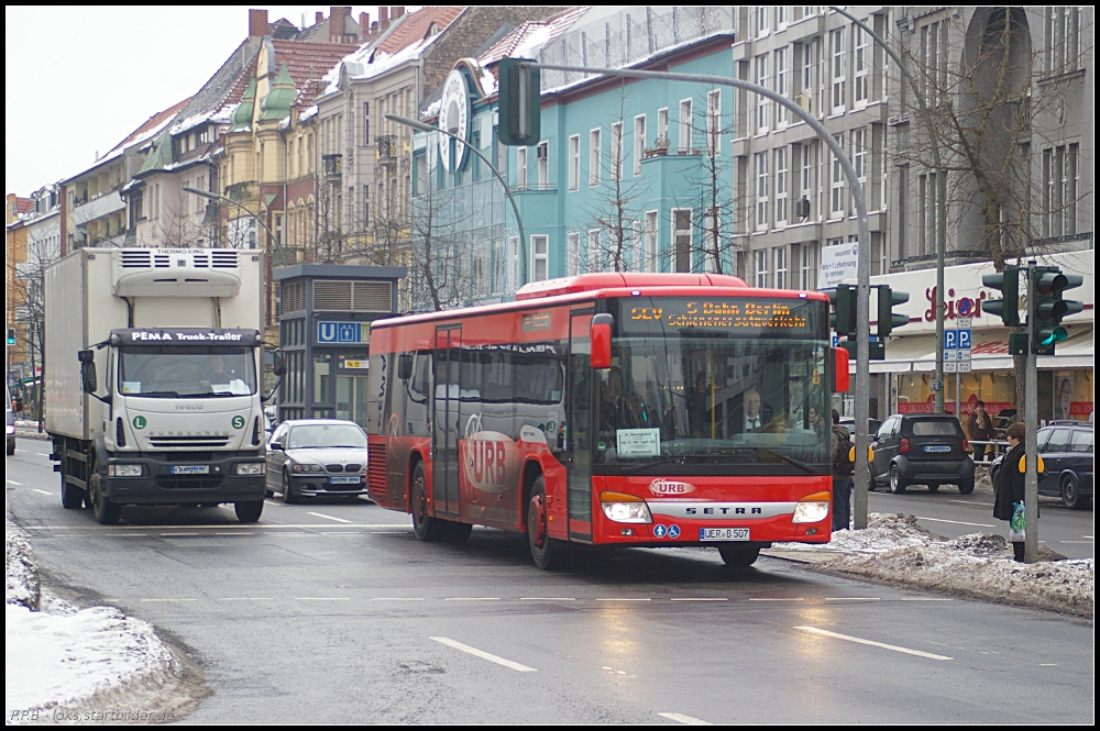 Am 04.01.2011 ist dieser Setra S45NF der Fa. Uecker-Randow Bus GmbH, Ueckermnde im Schienenersatzverkehr der S-Bahn Berlin GmbH zwischen Hennigsdorf und Berlin-Wilhelmsruh unterwegs (UER B 507)