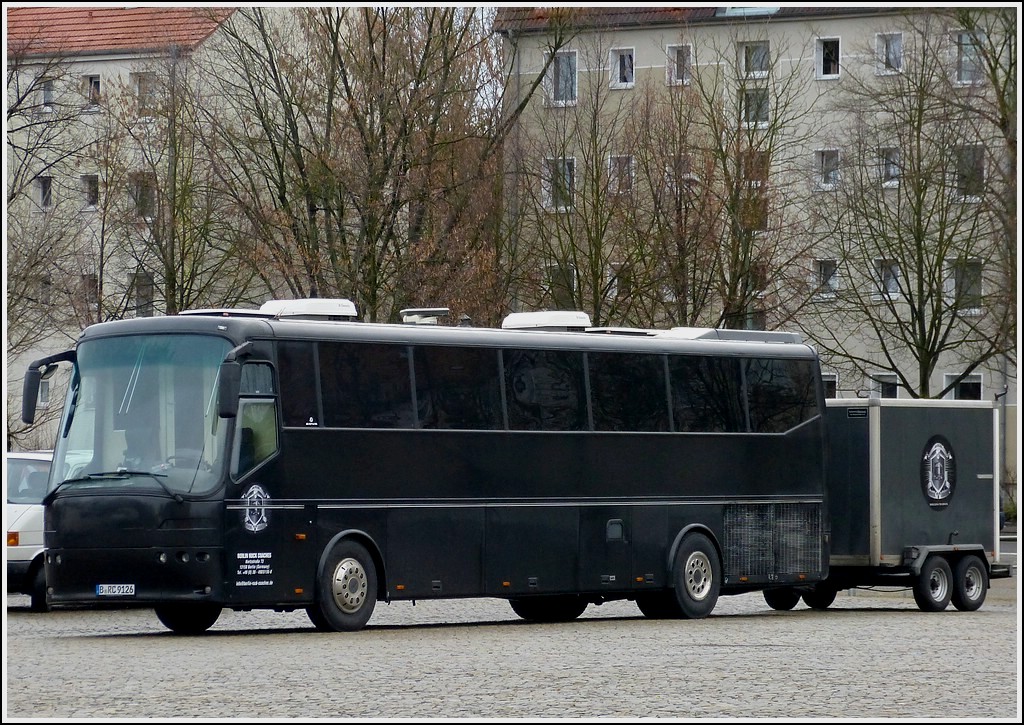 Am 24.12.2012 stand dieser Bova Bus mit Hänger auf dem Busparkplatz in Potsdam.