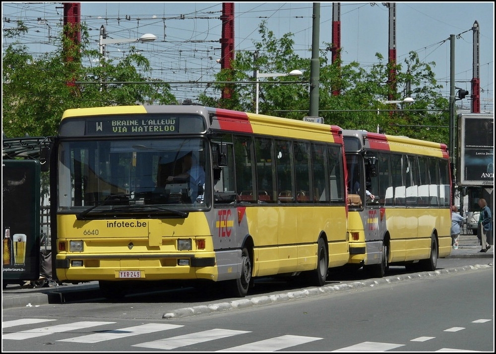 Am 30.05.2009 wurden diese Busse Renault Typ R 312 von mir in Brssel aufgenommen.