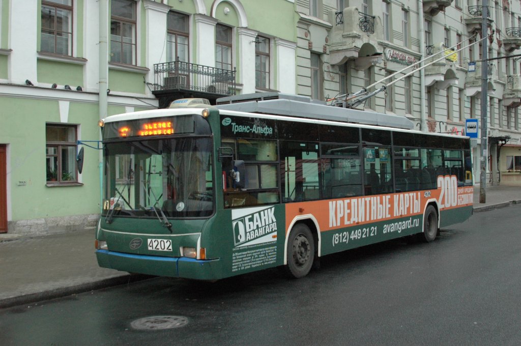 An der Endstelle Isaak-Kathedrale in St. Petersburg fand ich diesen Trolleybus am 19.09.2010.