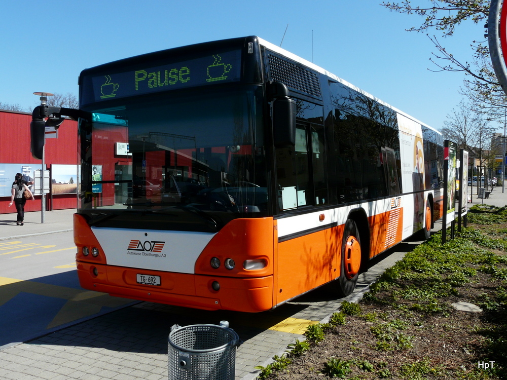 AOT - Neoplan  Nr.10  TG  692 vor dem Bahnhof in Amriswil am 02.04.2011