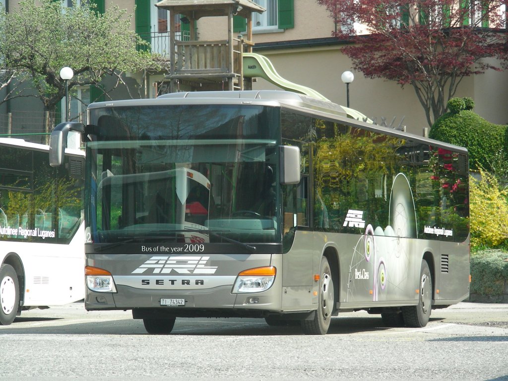 ARL, Viganello. Setra S415NF (Nr.42, ex Setra-Vorfhrwagen) in Tesserete, Stazione. (7.4.2009)