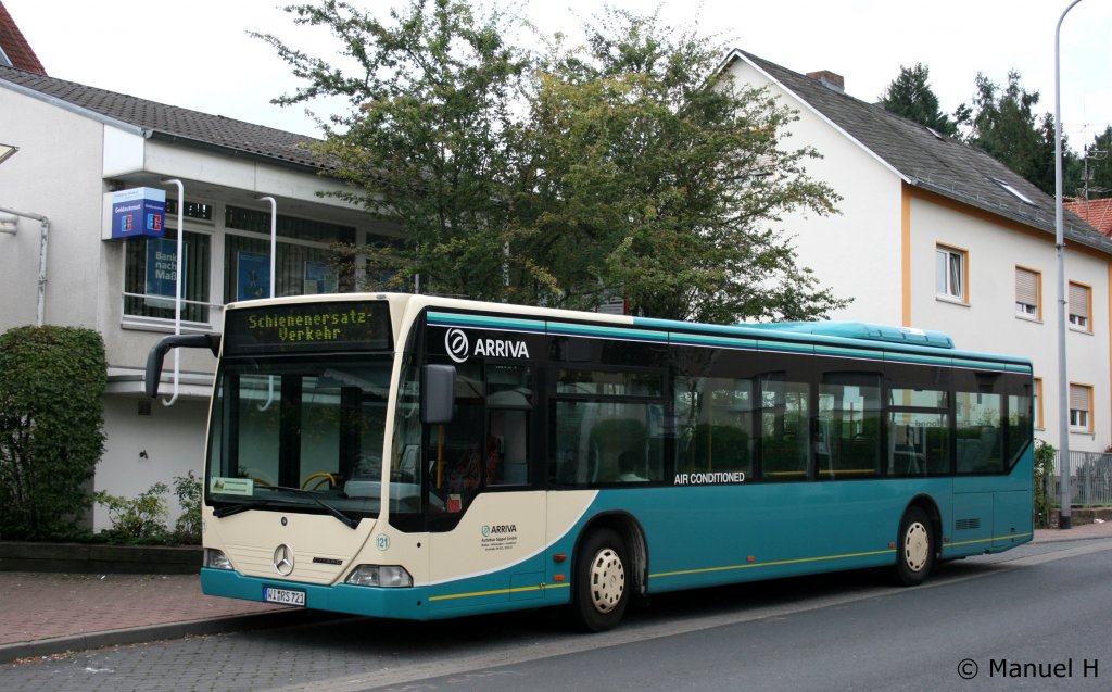 Arriva 121 (WI RS 721) hatte die Aufgabe SEV zwischen Niederhchstadt und Bad Soden zu Fahren.
Aufgenommen beim Pause machen in Niederhchstadt auf der Hauptstr. an 22.8.2010.