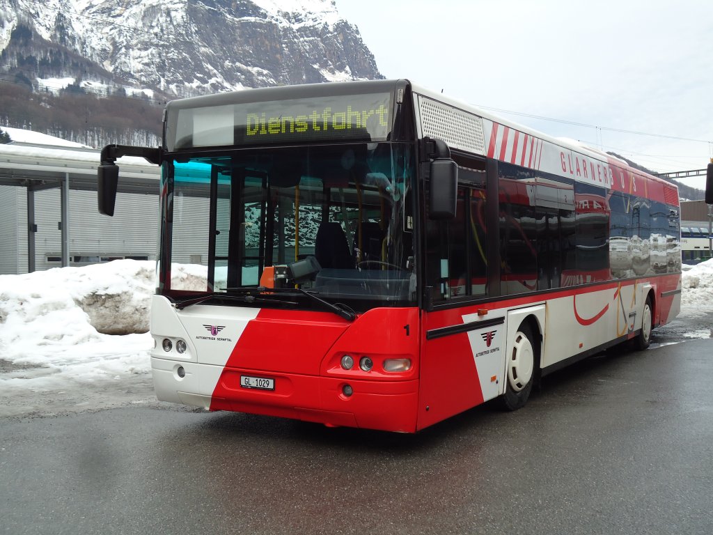 AS Engi - Nr. 1/GL 1029 - Neoplan (ex SBC Chur) am 23. Dezember 2012 beim Bahnhof Schwanden